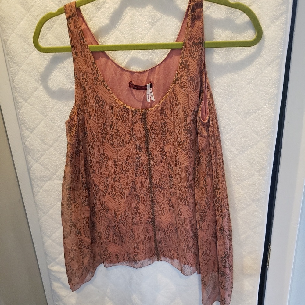 Asymmetrical print tank